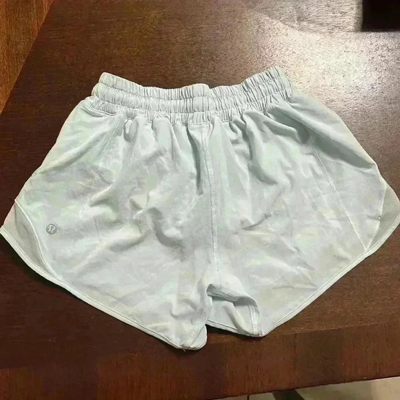 Lululemon Hotty Hot High-Rise Lined Short - Picture 5 of 8